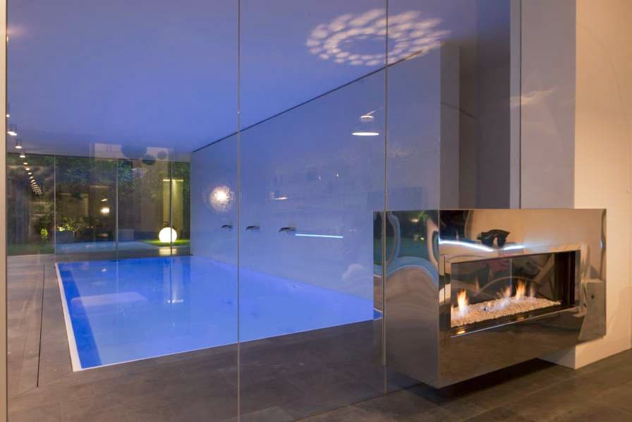 Eleganter Indoor Pool